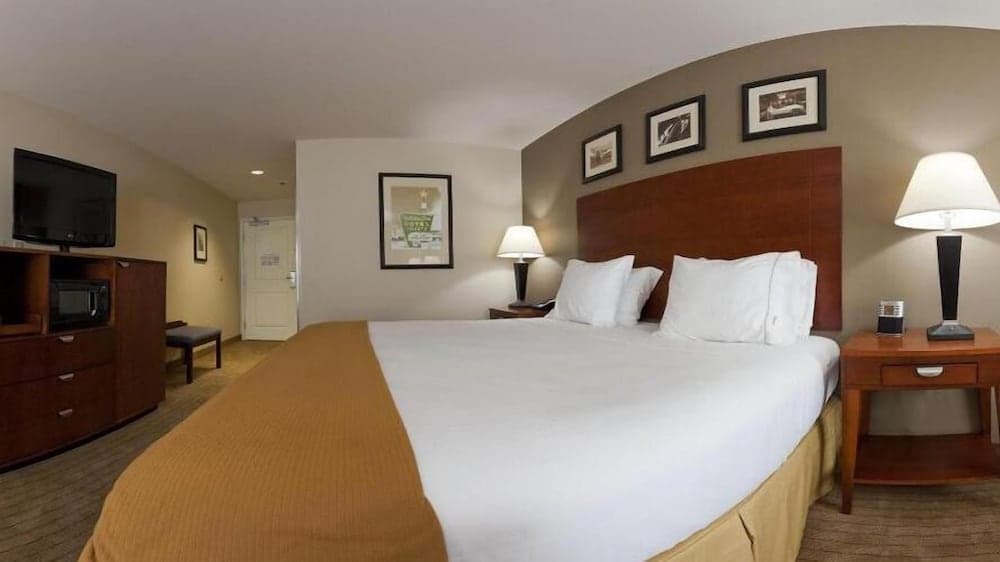 Holiday Inn Express Inn & Suites Searcy by IHG