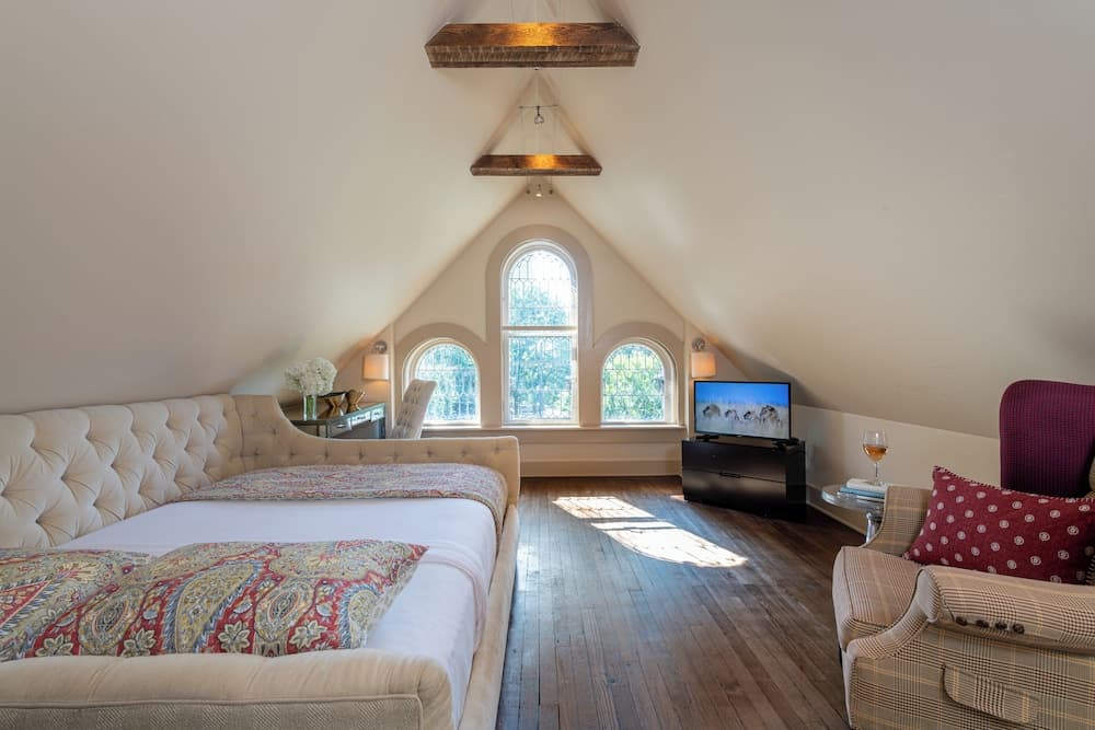 Stonehurst Place Bed & Breakfast