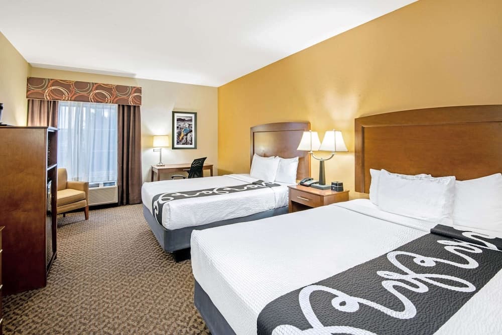 La Quinta Inn & Suites by Wyndham Lawton / Fort Sill