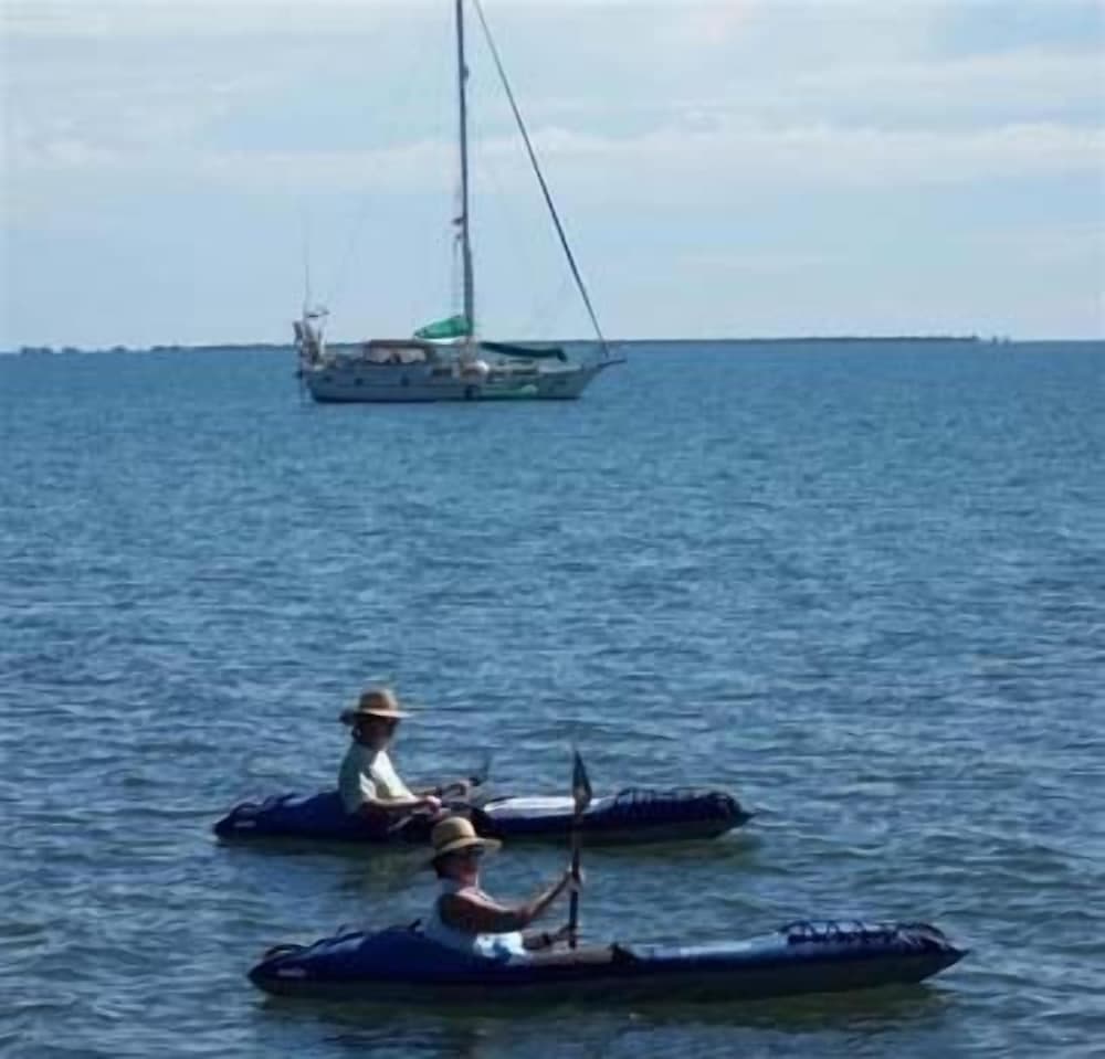 Palmlea Farms Lodge & Bures