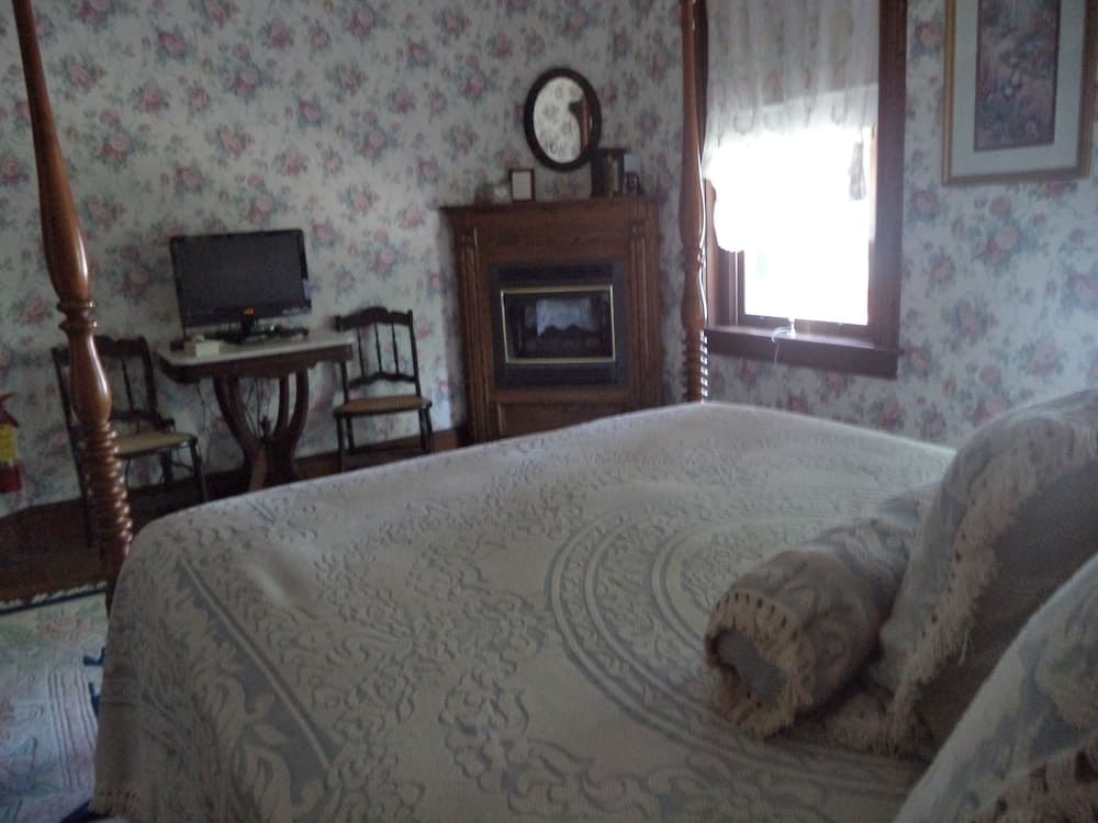 The Inn & Spa at Intercourse Village