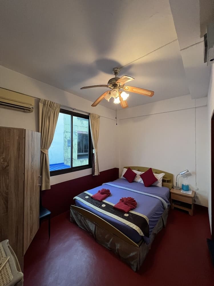 Aquarius Gay Guesthouse & Sauna