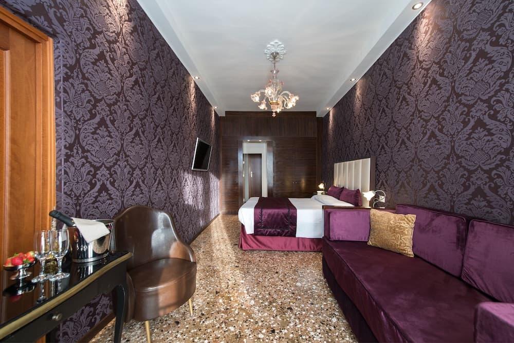 Locanda Leon Bianco on the Grand Canal