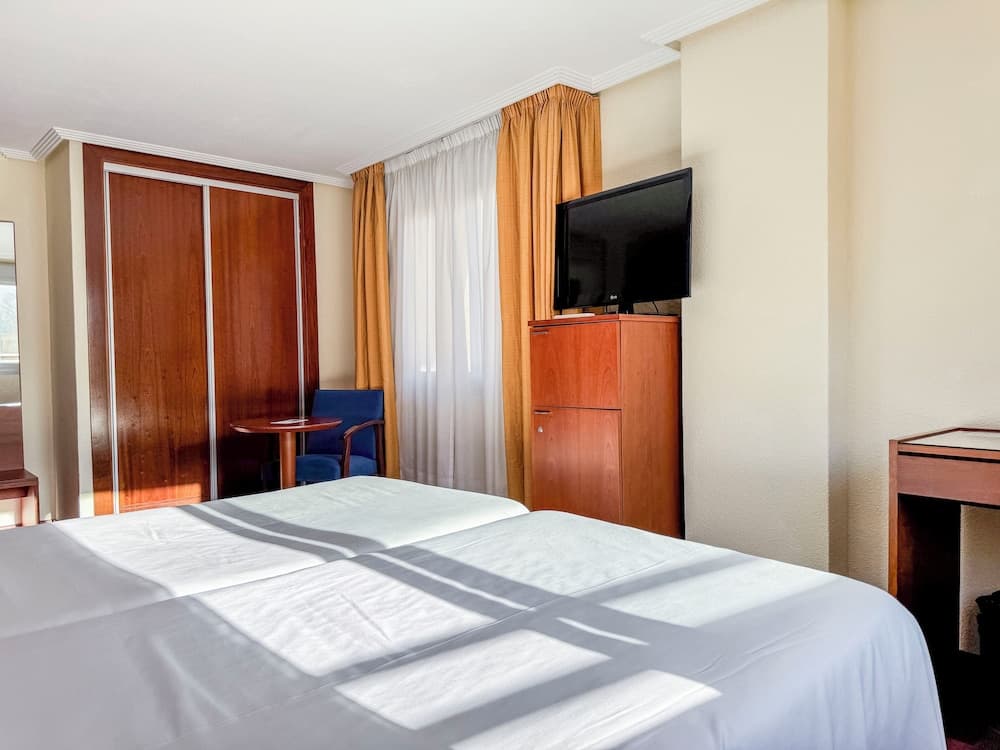 Torreluz Centro Hotel