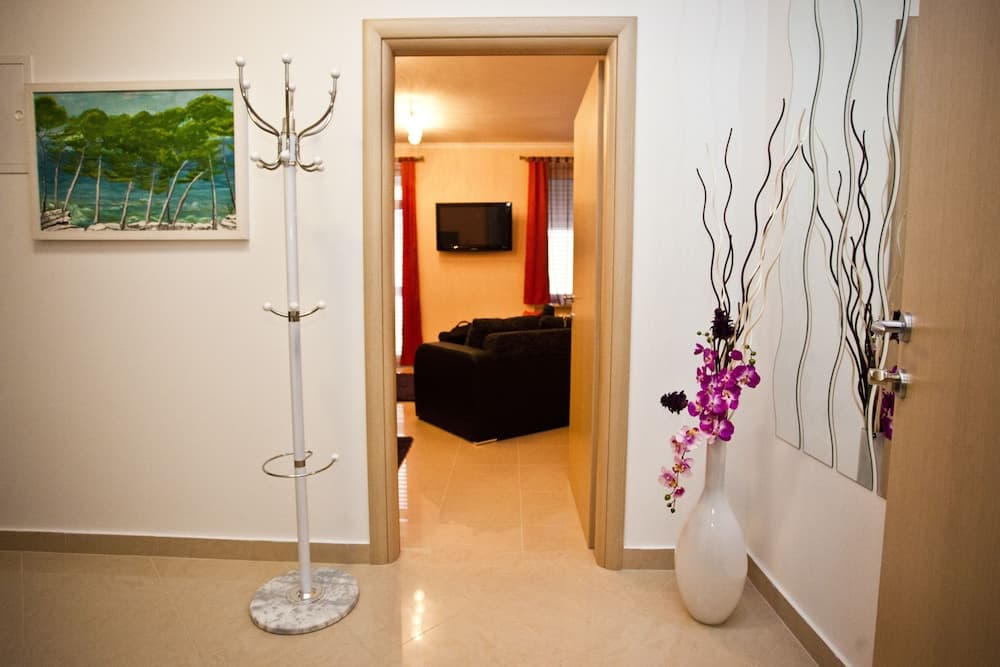Split Apartments Peric