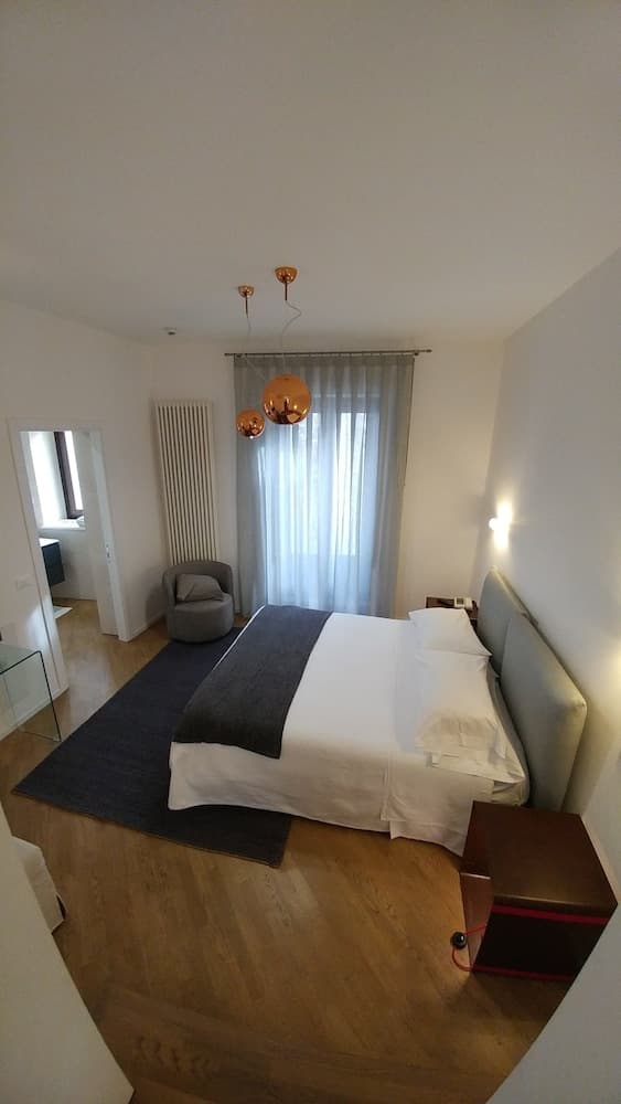 Stella CasaBono (B&B)