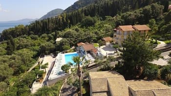 Brentanos Apartments ~ A ~ View of Paradise