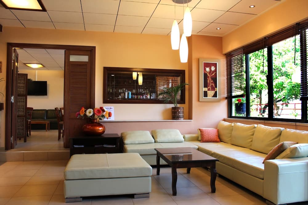 Philoxenia Hotel & Studios