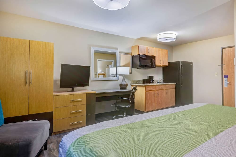 Studio 6 Lenexa, KS - Overland Park