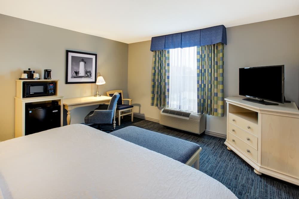 Hampton Inn & Suites Cape Cod-West Yarmouth