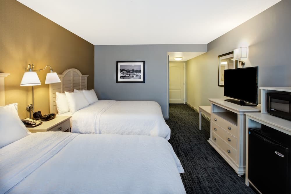 Hampton Inn & Suites Cape Cod-West Yarmouth