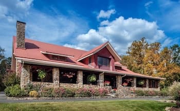 Hilltop Manor Bed and Breakfast