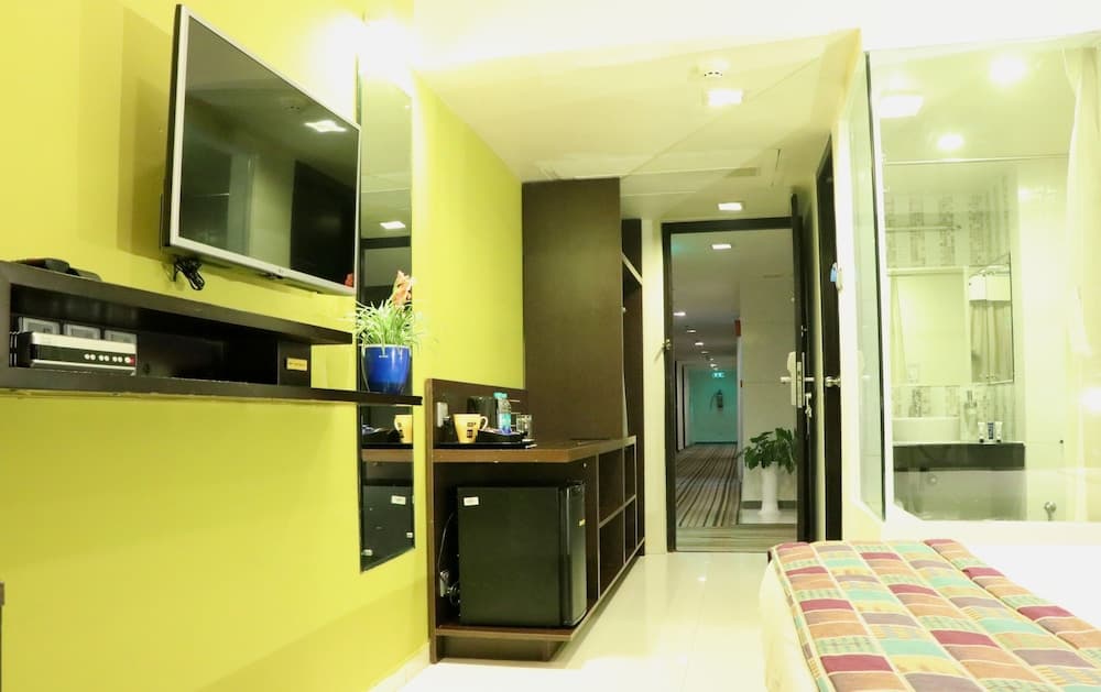 Keys Select by Lemon Tree Hotels, Thiruvananthapuram