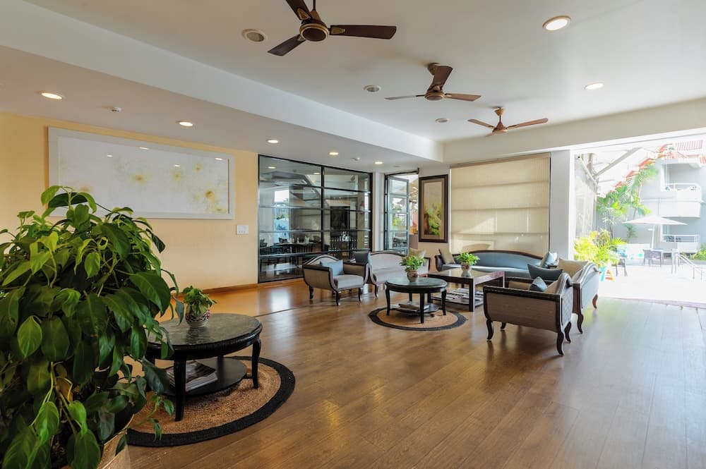 Whispering Palms Beach Resort