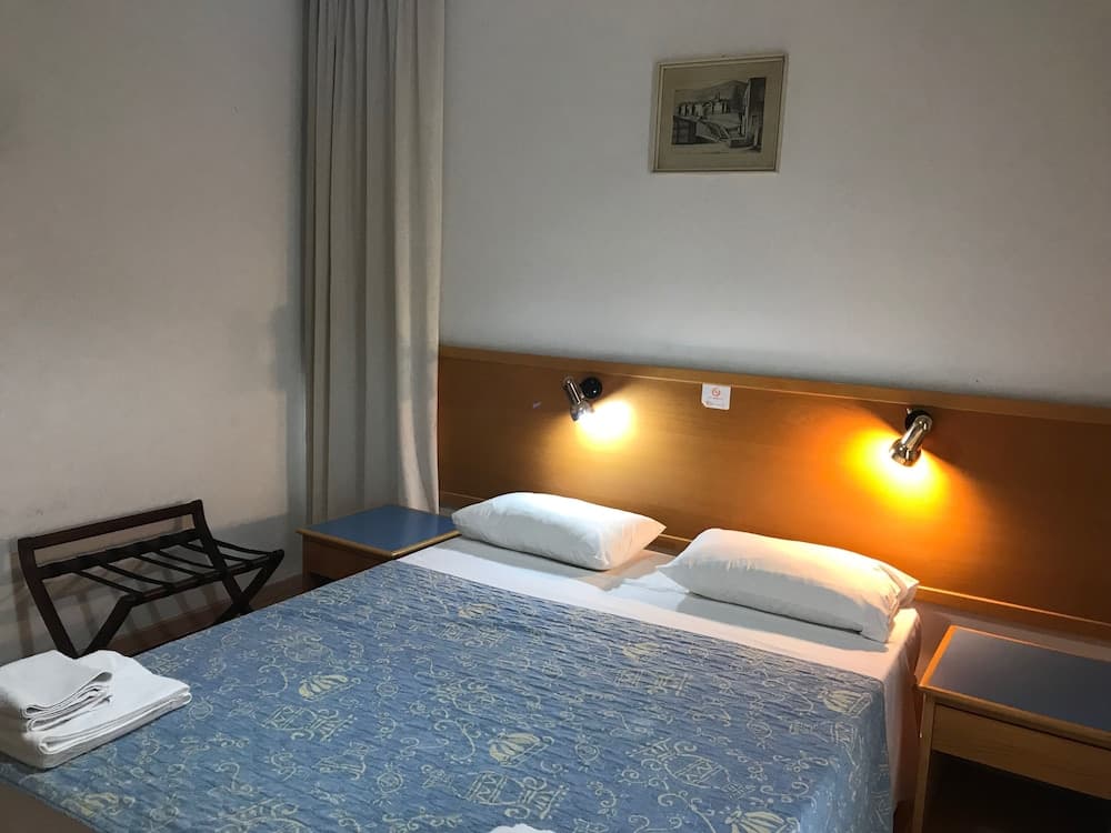 Daphne Hotel Apartments