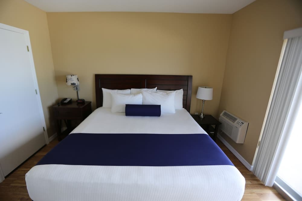 Shoreline Island Resort - Exclusively Adult