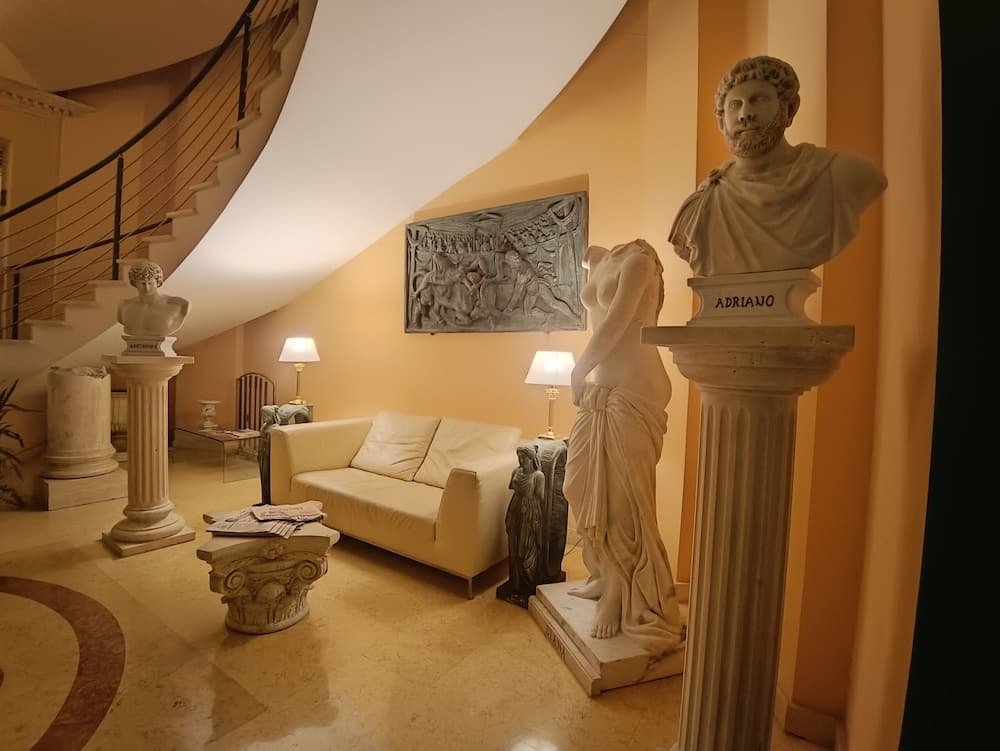 Hotel Seccy Boutique Art & Museum