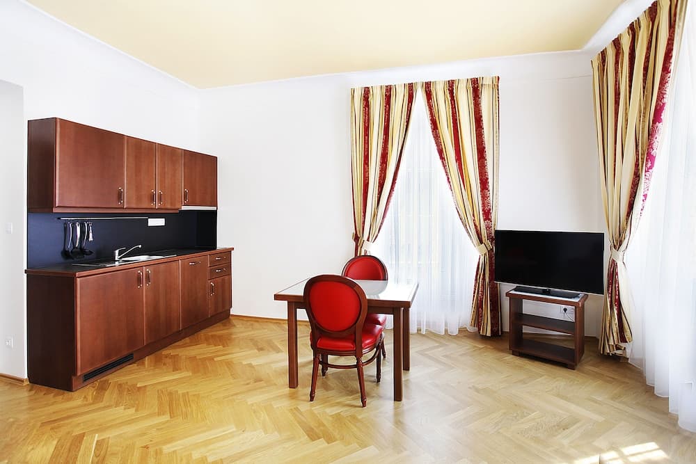 Residence Thunovska 19