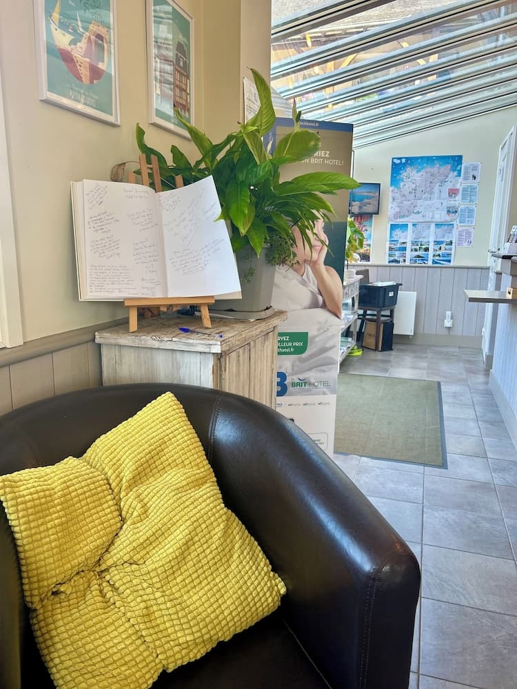 Brit Hotel Lannion - Perros Guirec