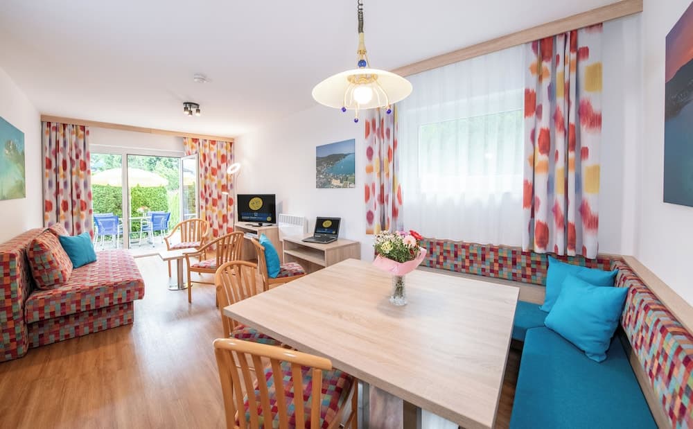 Barry Memle Lake Side Resort