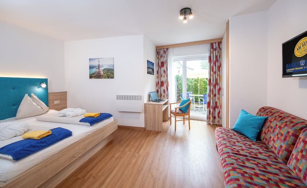 Barry Memle Lake Side Resort