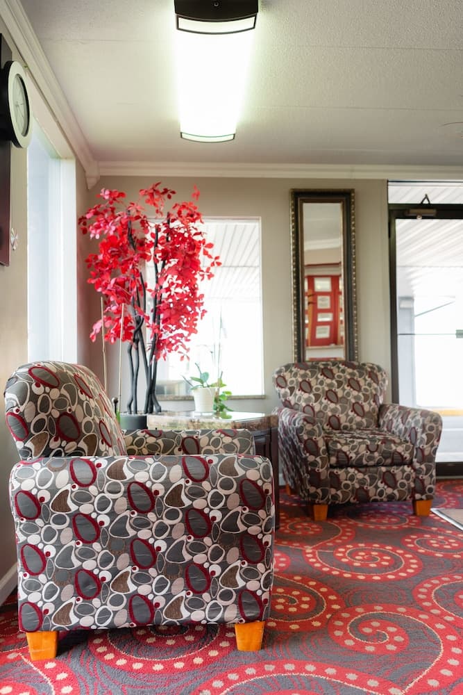 Spencer Inn and Suites