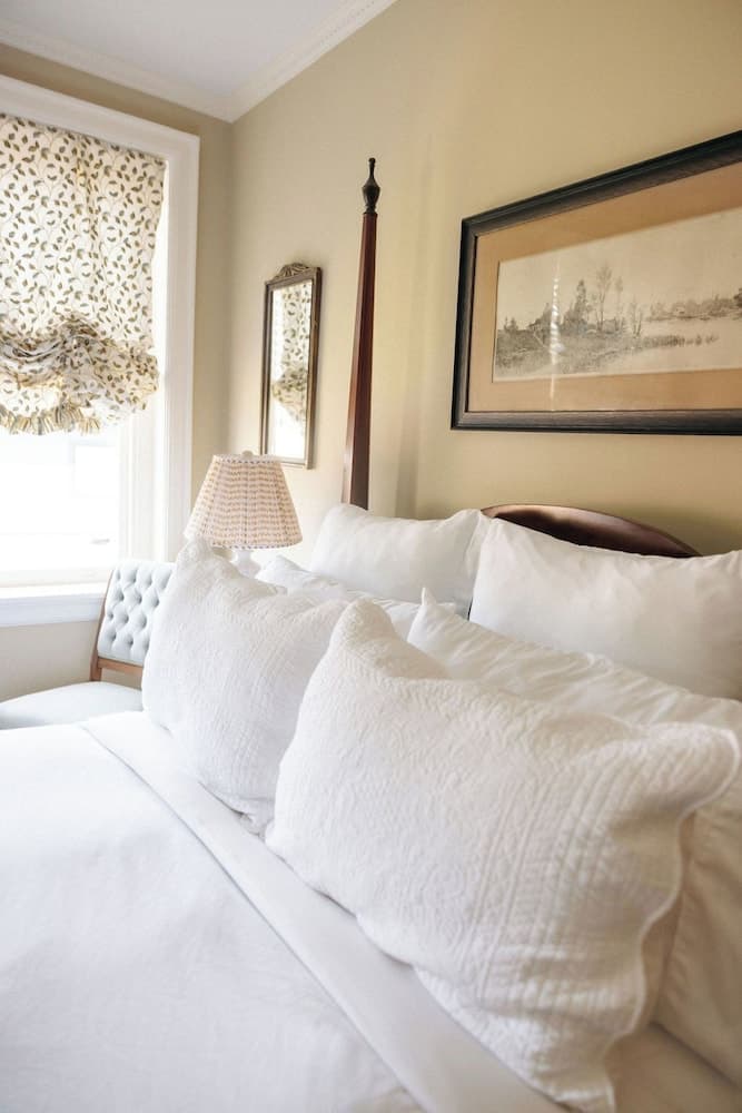 Ironclad Inn & Bourbon Room