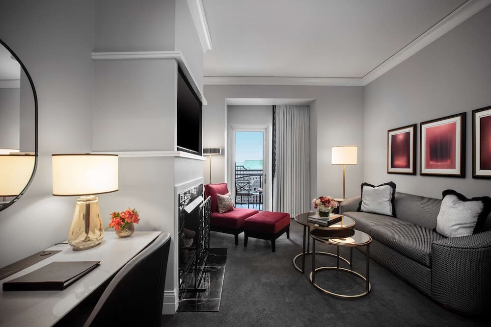 Waldorf Astoria Chicago