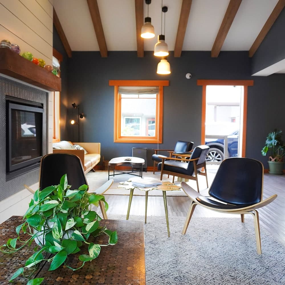 The Coho Oceanfront Lodge