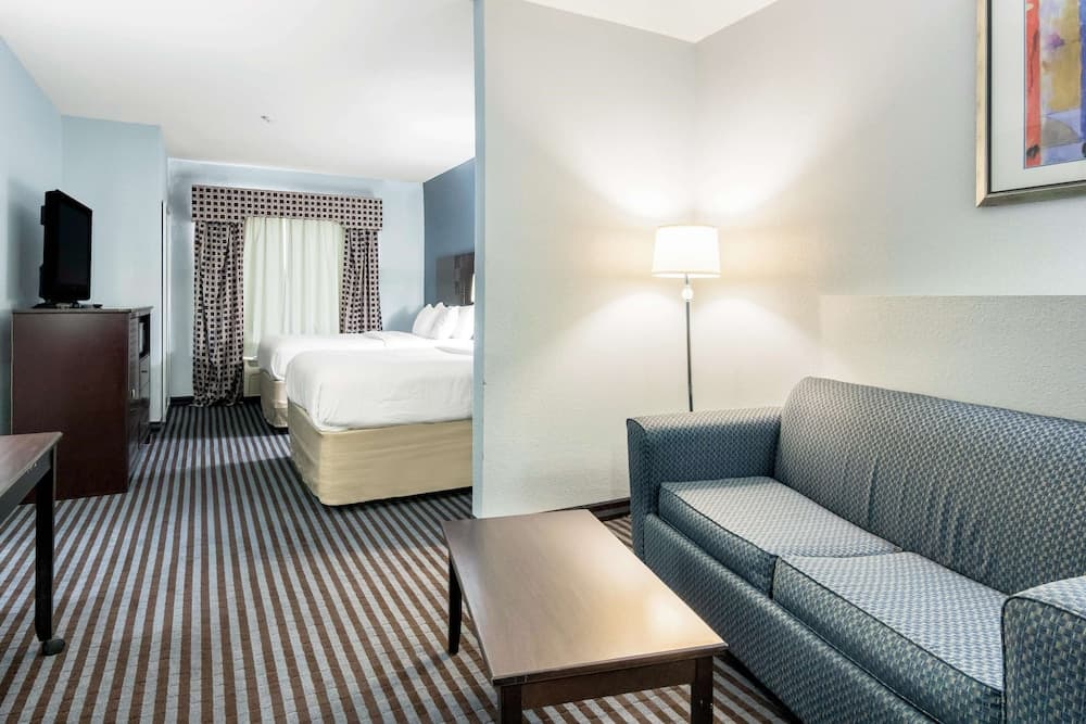 Motel 6 Mineral Wells, TX