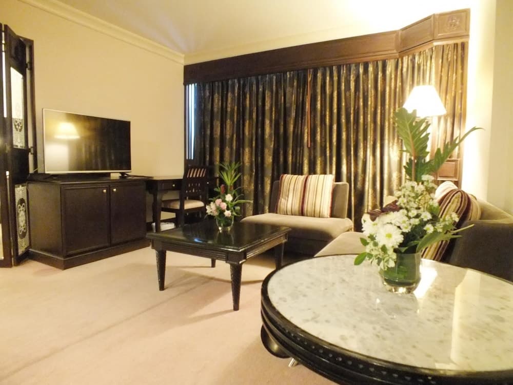 Topland Hotel & Convention Centre