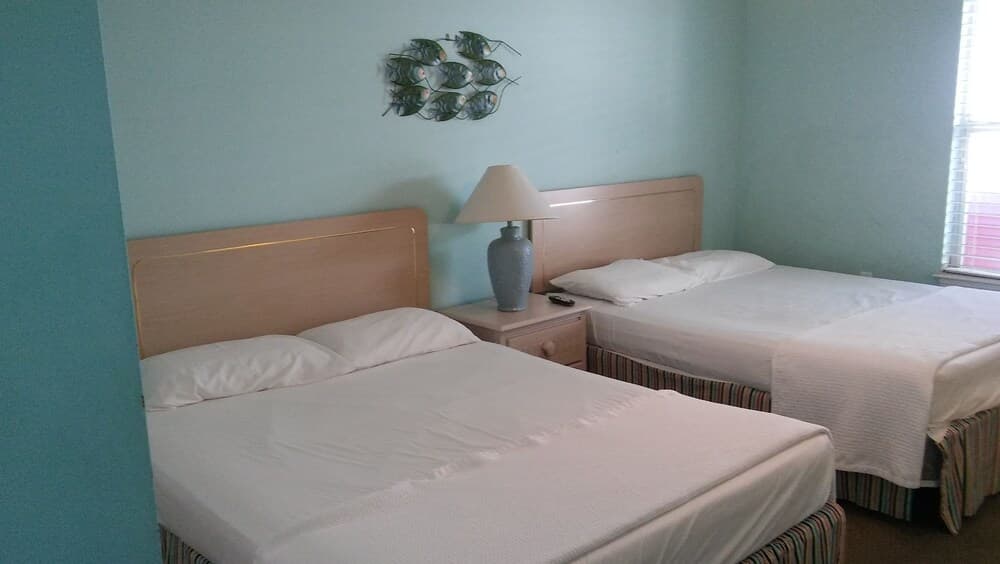 Pineapple Villas on Laguna Beach