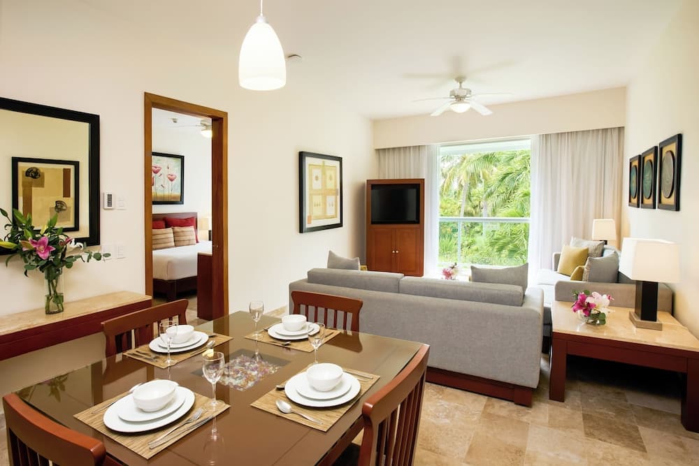 Ocean Breeze Acapulco