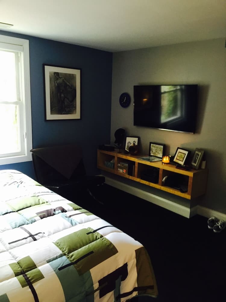 House 5863 - Chicago Bed and Breakfast