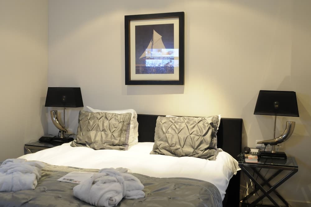 Post-Plaza Hotel & Grand Café