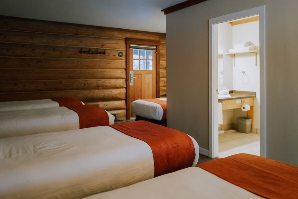 Glacier House Resort