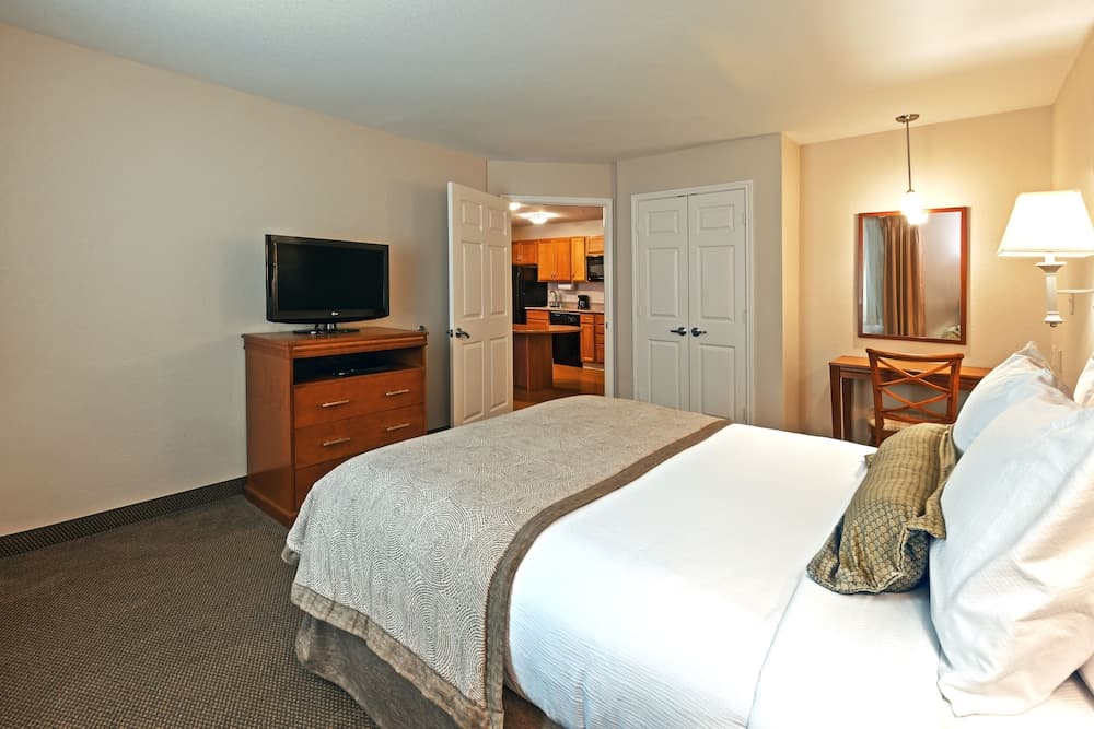 Candlewood Suites Pearland by IHG