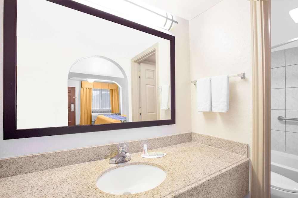 Super 8 by Wyndham Idabel