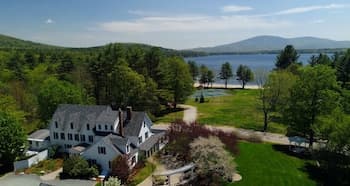 Inn at Pleasant Lake