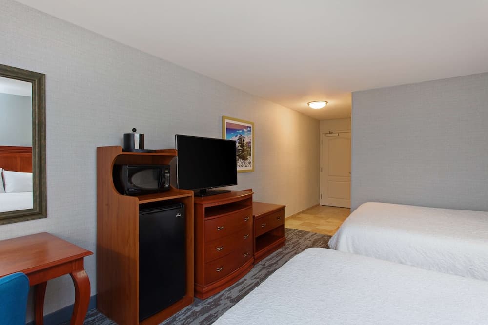 Hampton Inn & Suites Clovis-Airport North