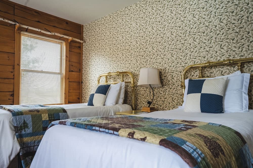 Point au Roche Lodge