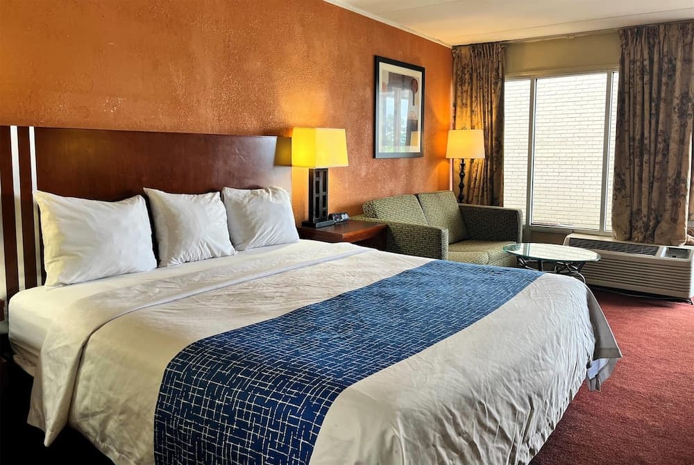 Travelodge by Wyndham Seymour