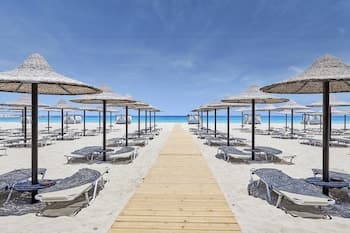 Jaz Crystal, Almaza Bay