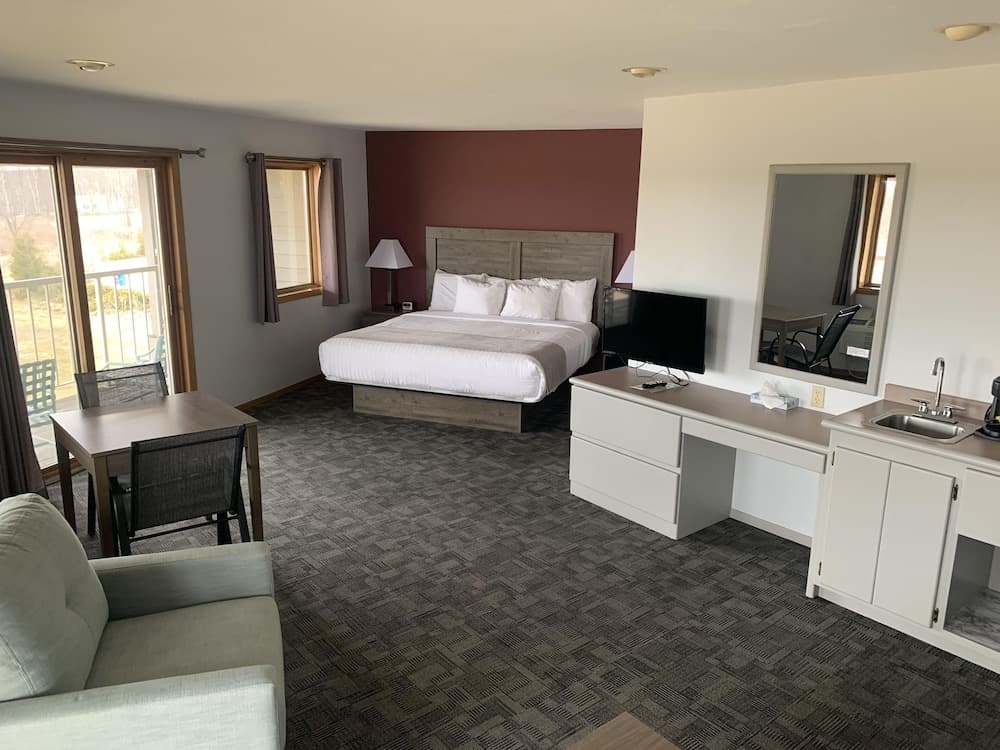 Cherry Hills Golf & Lodge