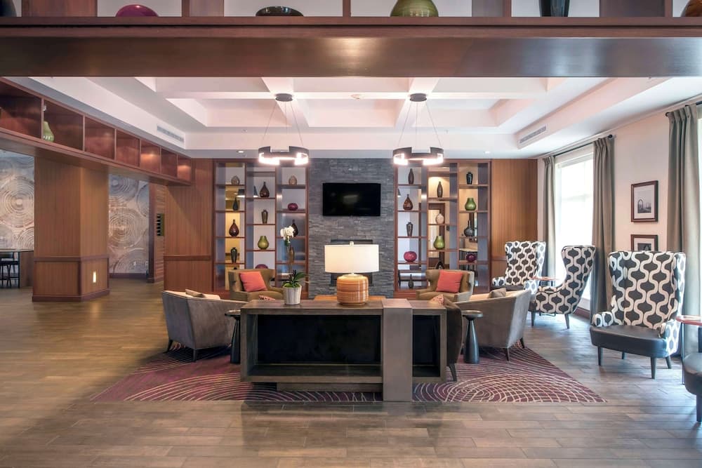 DoubleTree by Hilton Raleigh - Cary