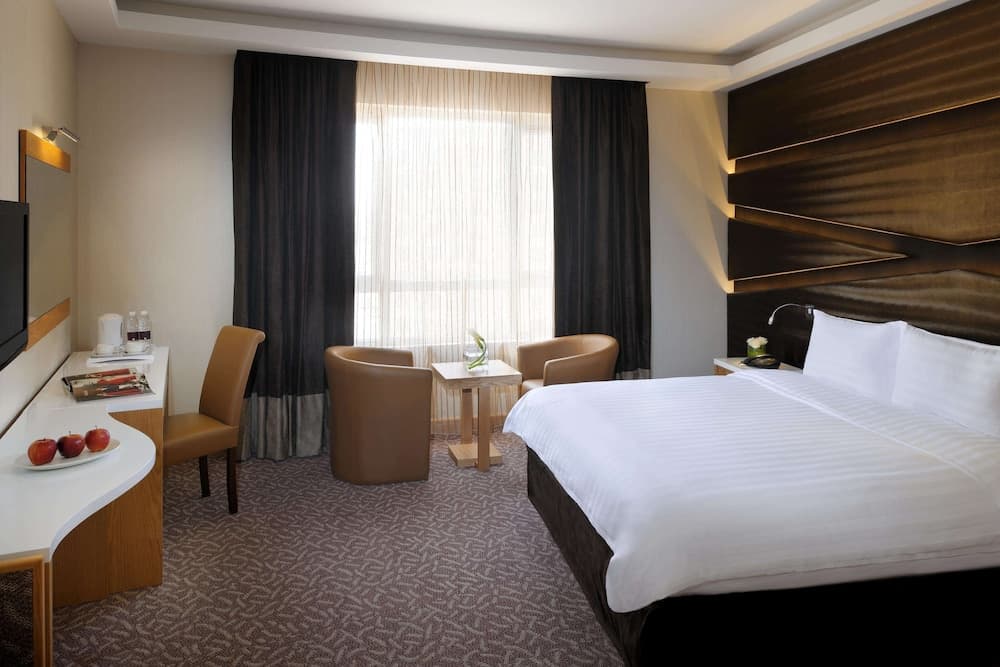 Al Safir Hotel & Tower