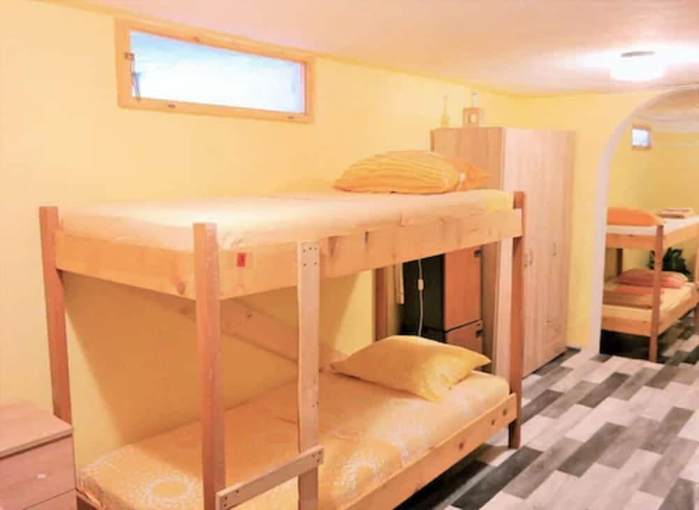 Dragan´s Den Hostel