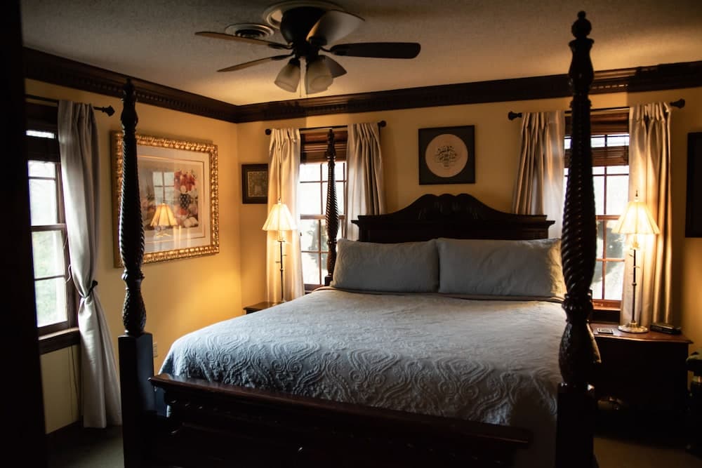 Williamsburg Sampler B & B