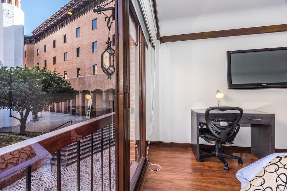 Travelers Suites Condominio Plenitud