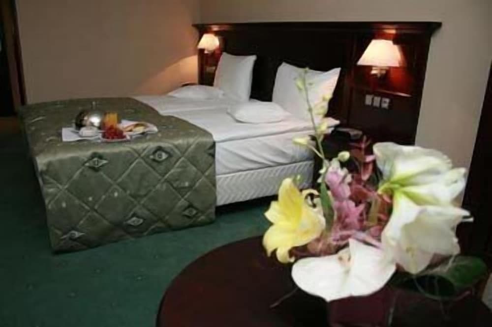 Hotel Rapsodia City Center